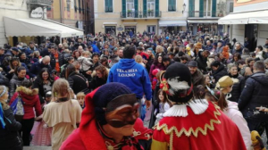 Carnevale 2023 a Chiavari: pentolaccia, trampolieri e musica in piazza -  Mentelocale Web Magazine