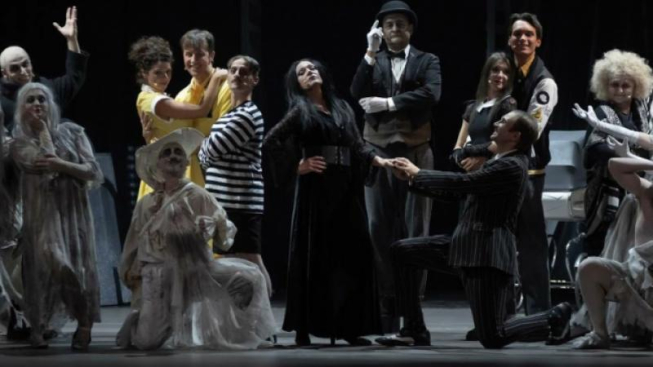 La Famiglia Addams: musical d'altri tempi, con la Compagnia della Corona -  Mentelocale Web Magazine