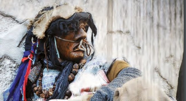 Carnevale di Schignano 2024: feste e sfilate con le tradizionali maschere  di legno - Mentelocale Web Magazine